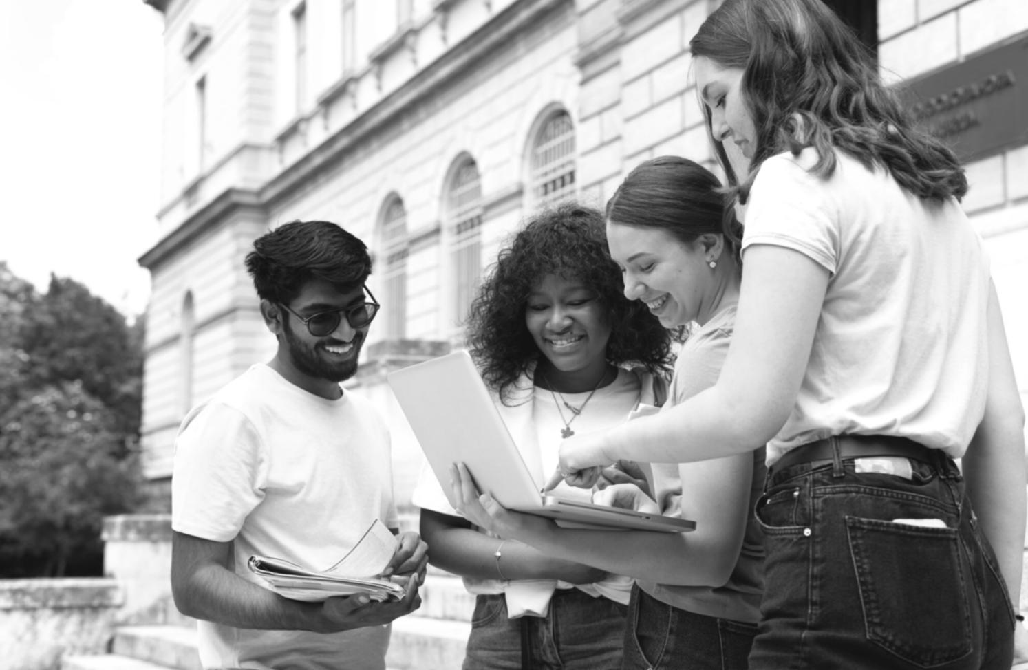 Detailanalyse von Finanzberichten mit Fokus auf Kennzahlen