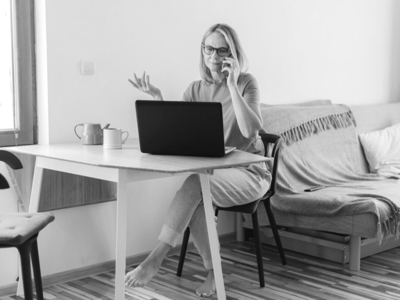 Finanzanalyse-Expertise und professionelle Beratung in modernem Büroumfeld